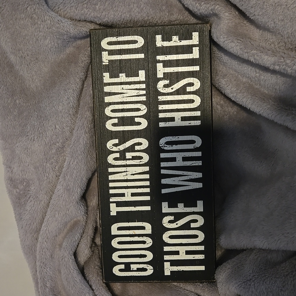 💯💯💯Right?! GREAT FOR YOUR DESK- Black & White- HUSTLE😍😍😍